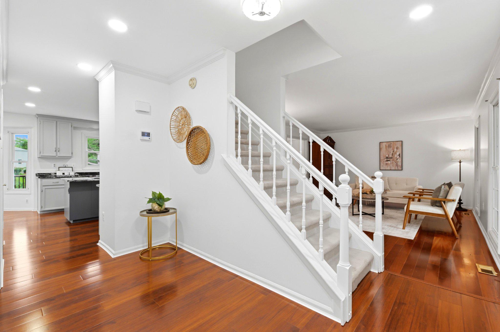 LOCKMEADE - Residential