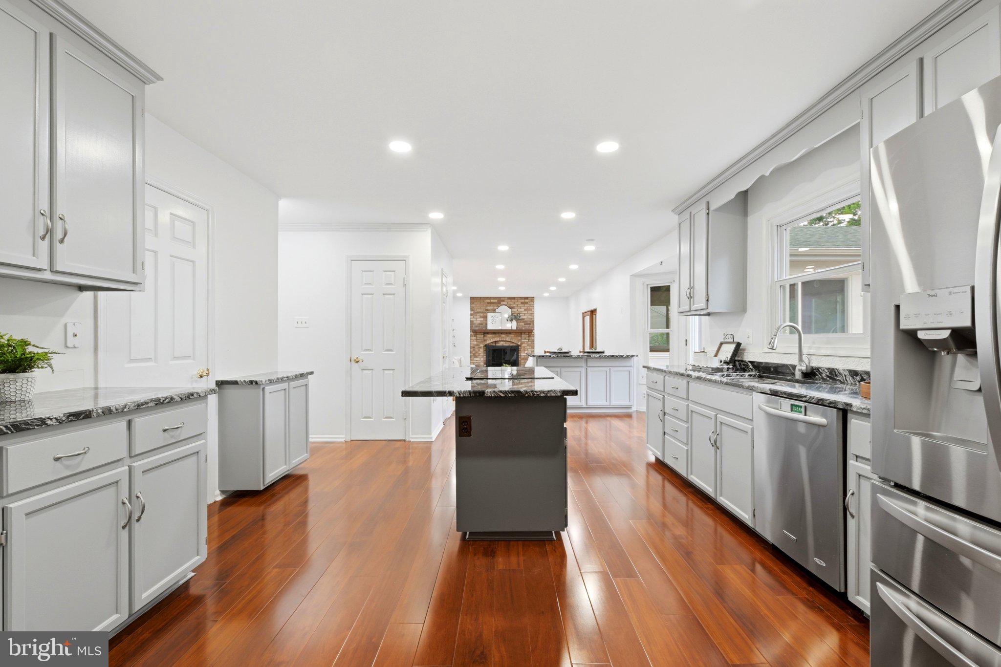 LOCKMEADE - Residential