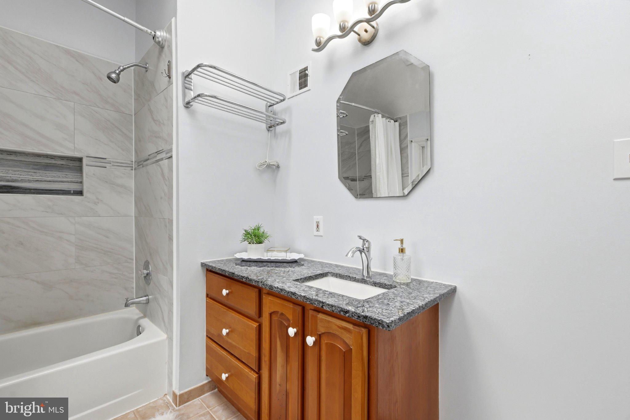 LOCKMEADE - Residential