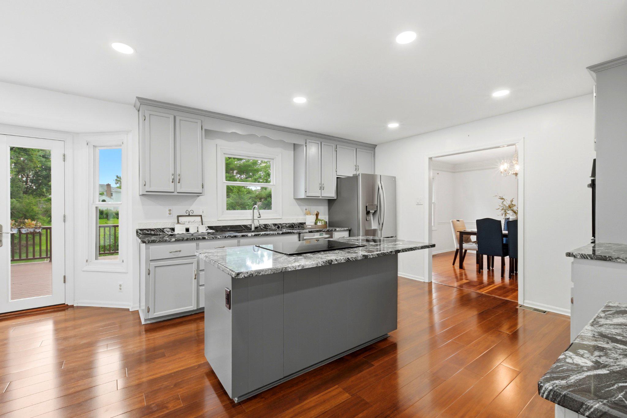 LOCKMEADE - Residential