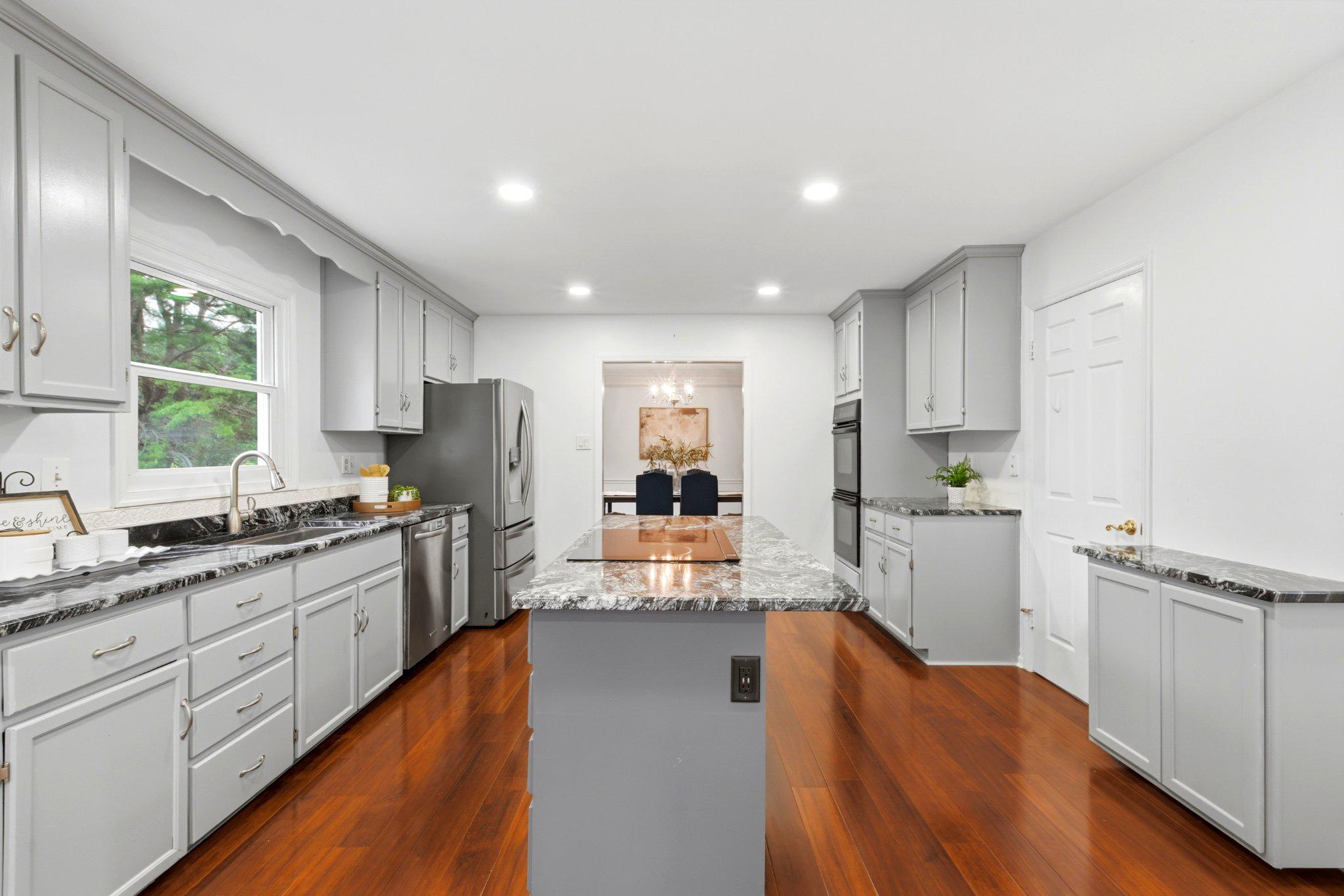 LOCKMEADE - Residential