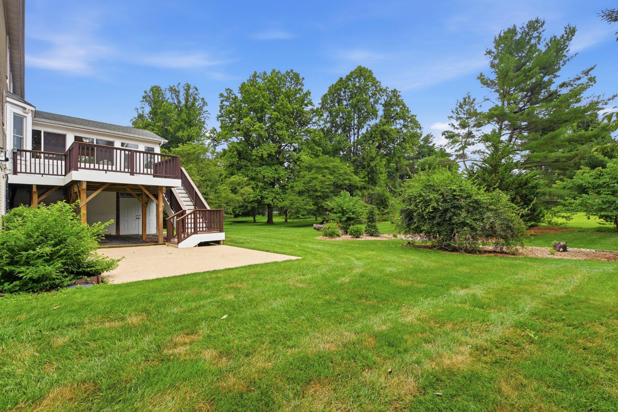 LOCKMEADE - Residential