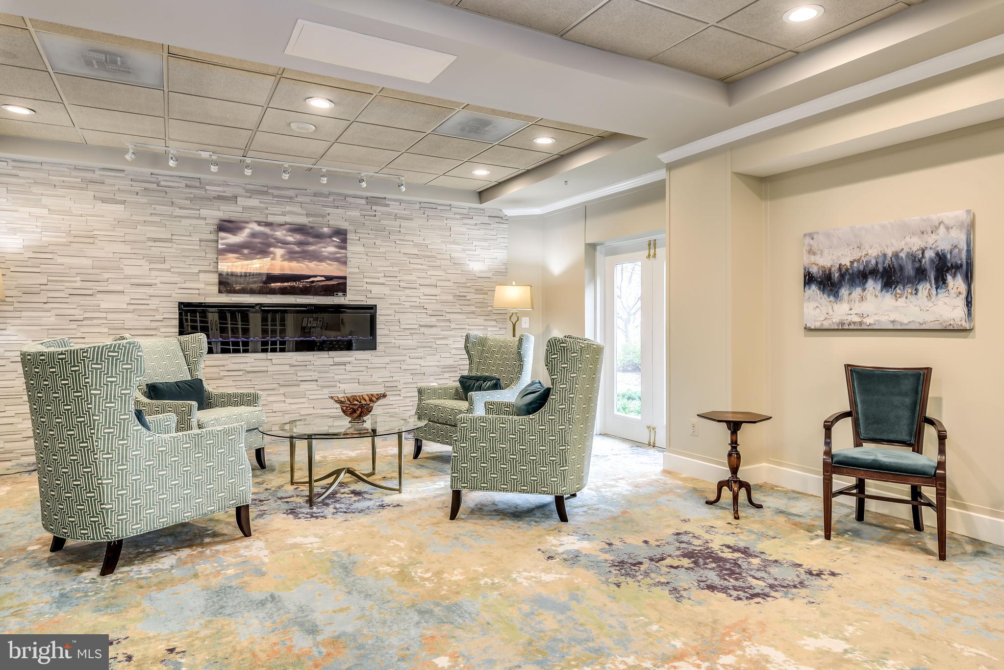 LANSDOWNE WOODS - Residential Lease