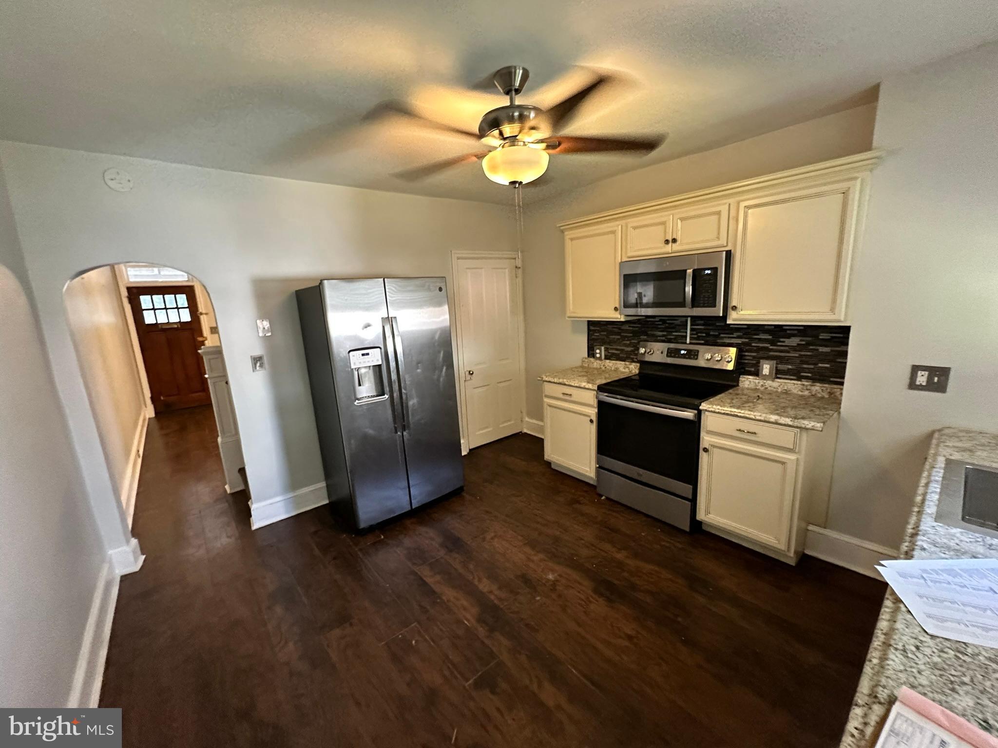 NORRISTOWN - Residential