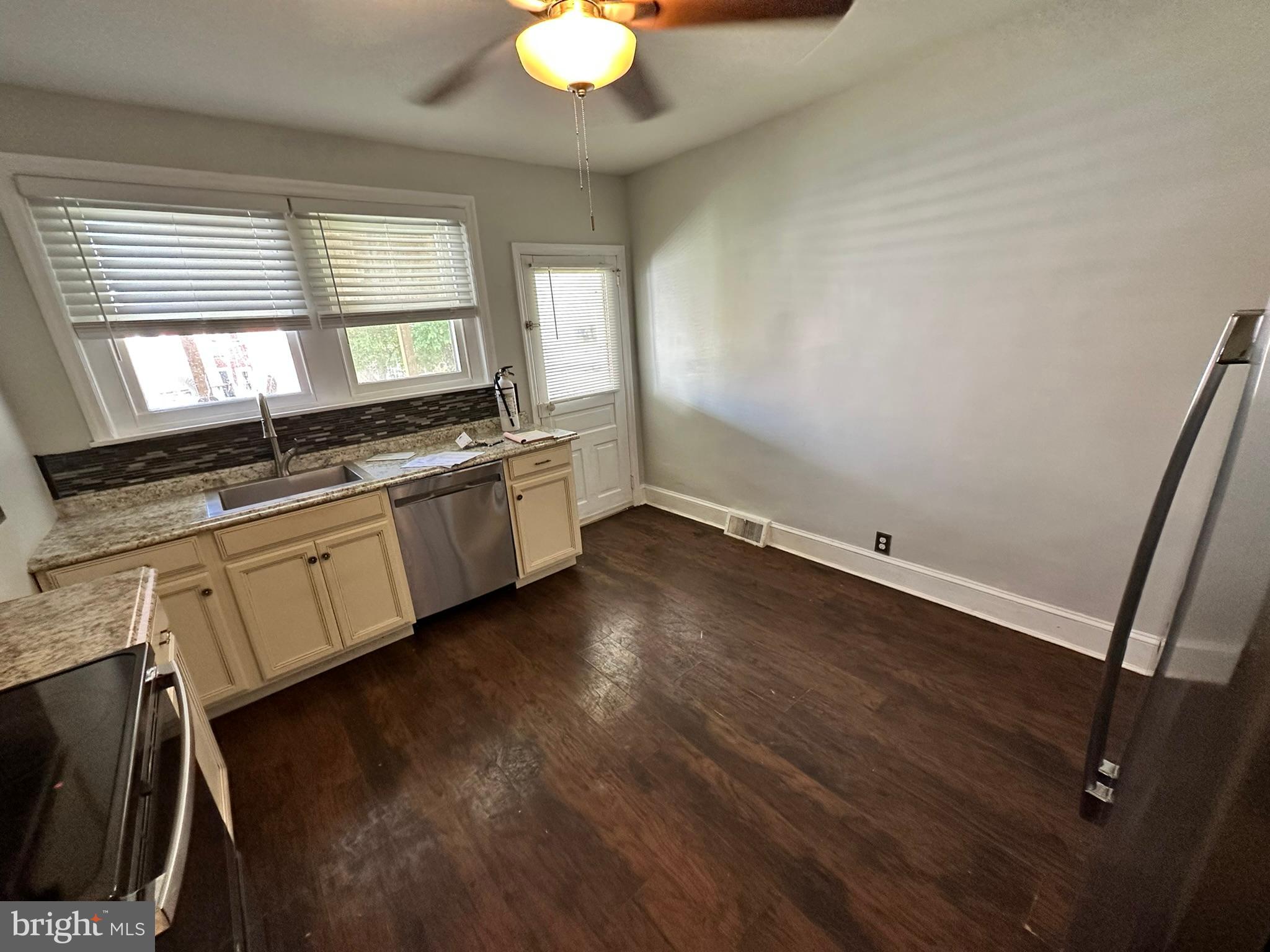 NORRISTOWN - Residential