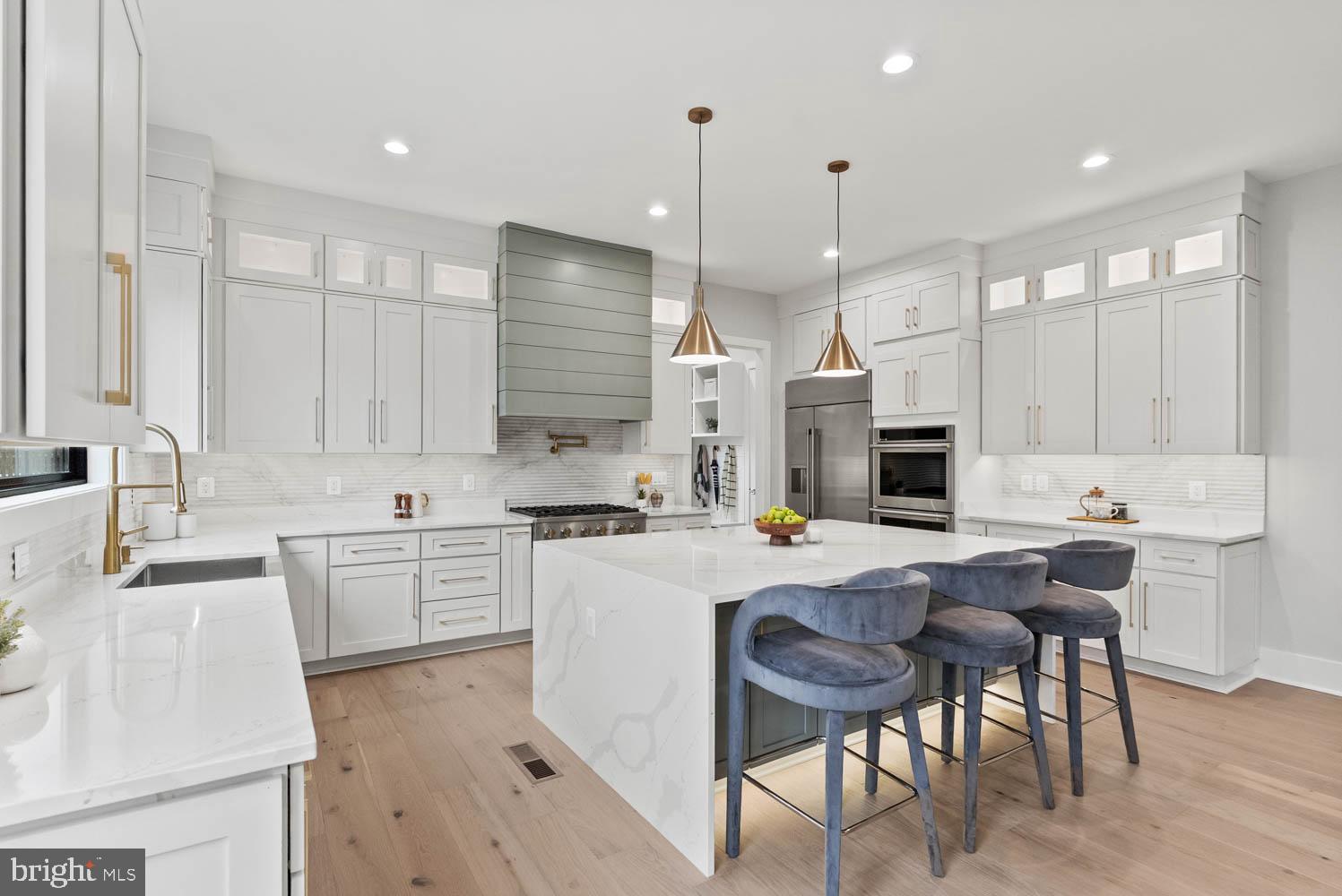 VIENNA WOODS - Residential