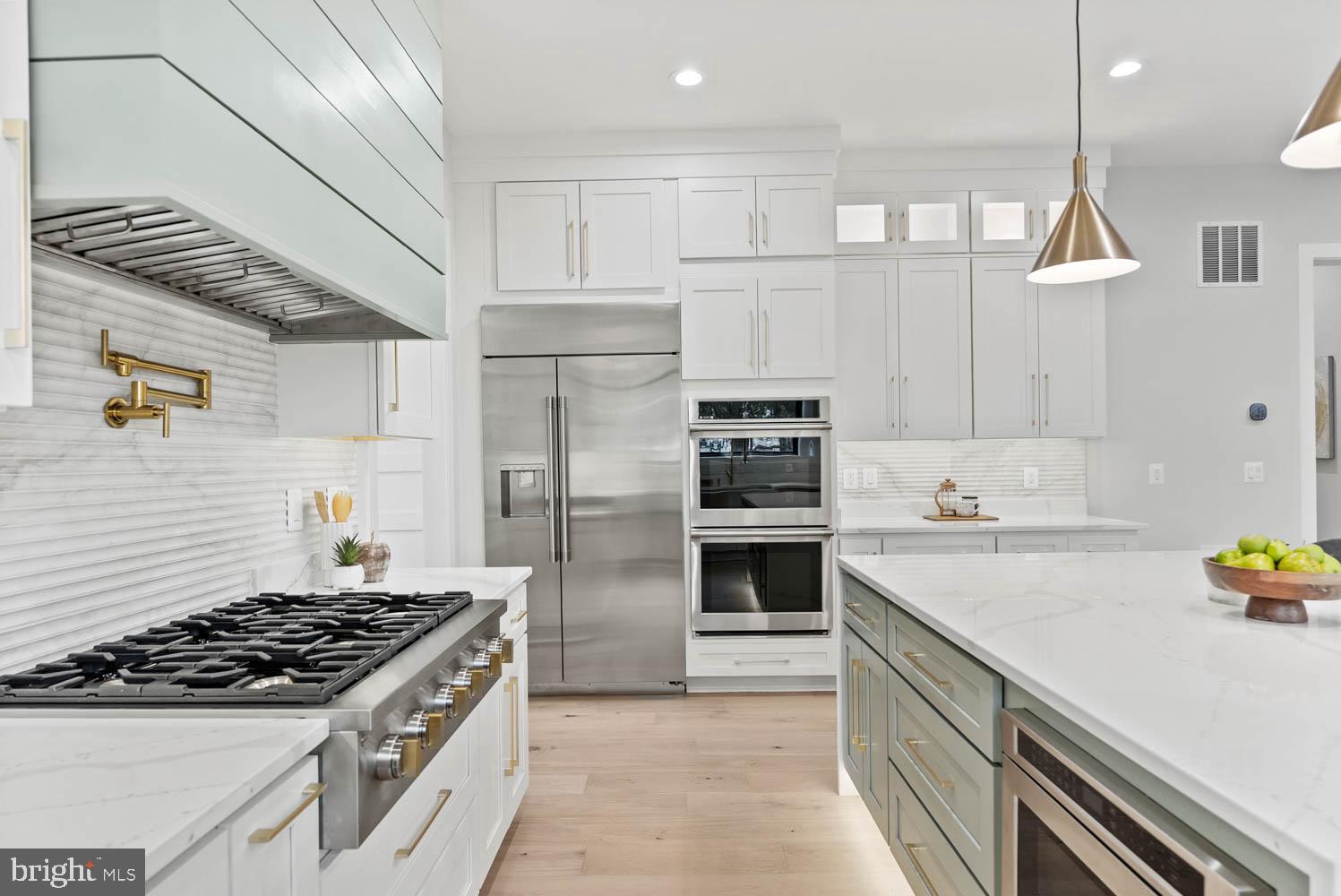 VIENNA WOODS - Residential