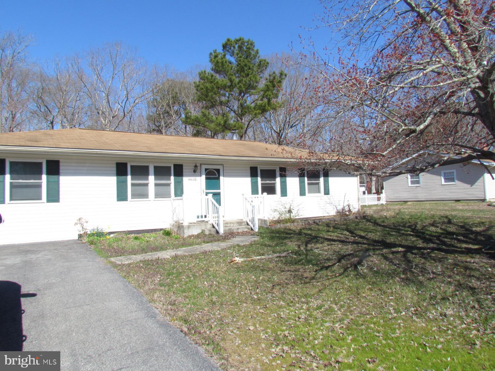 Lots of Potential, open floor plan with updated kitchen featuring granite counter tops, large dining area,living room and family room. Master bedroom with attached bath. Additional features include hardwood floors, deck and large level backyard