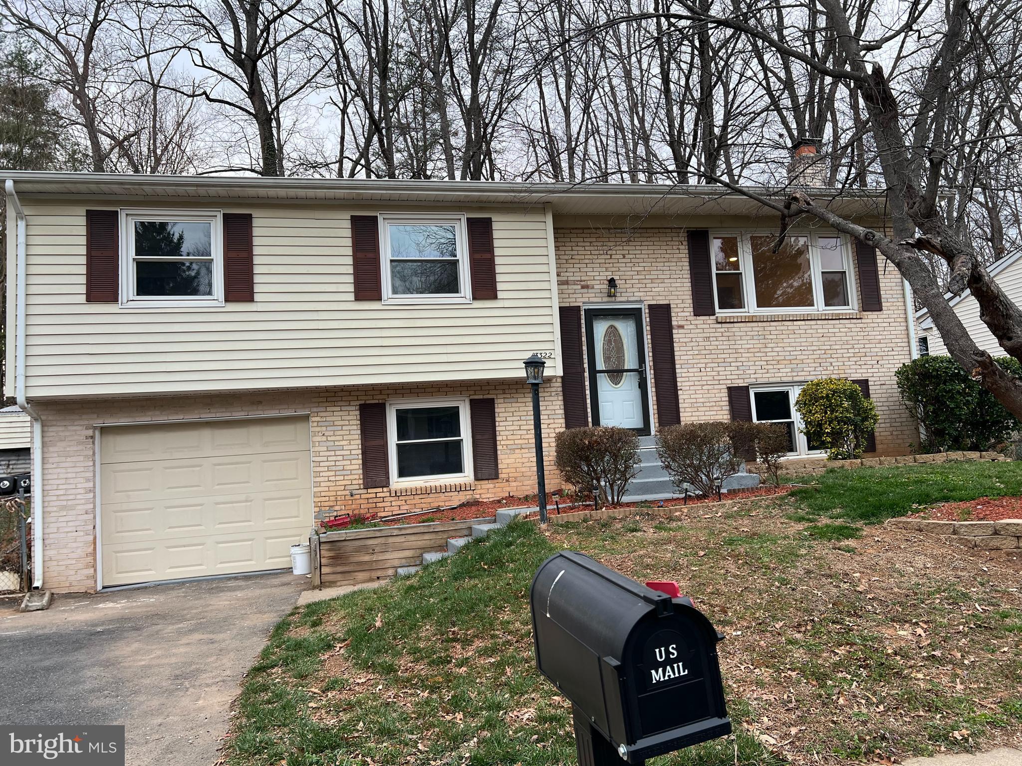 *****Single family house featuring 4beds, 3 baths, beautifully updated, Hardwood floor in the main level and basement has tile. New kitchen with granite, Large deck in the back, Updated all bath , light fixtures and many more. Very convenient, close to school, McDonalds, Shopping etc. Owner is an agent