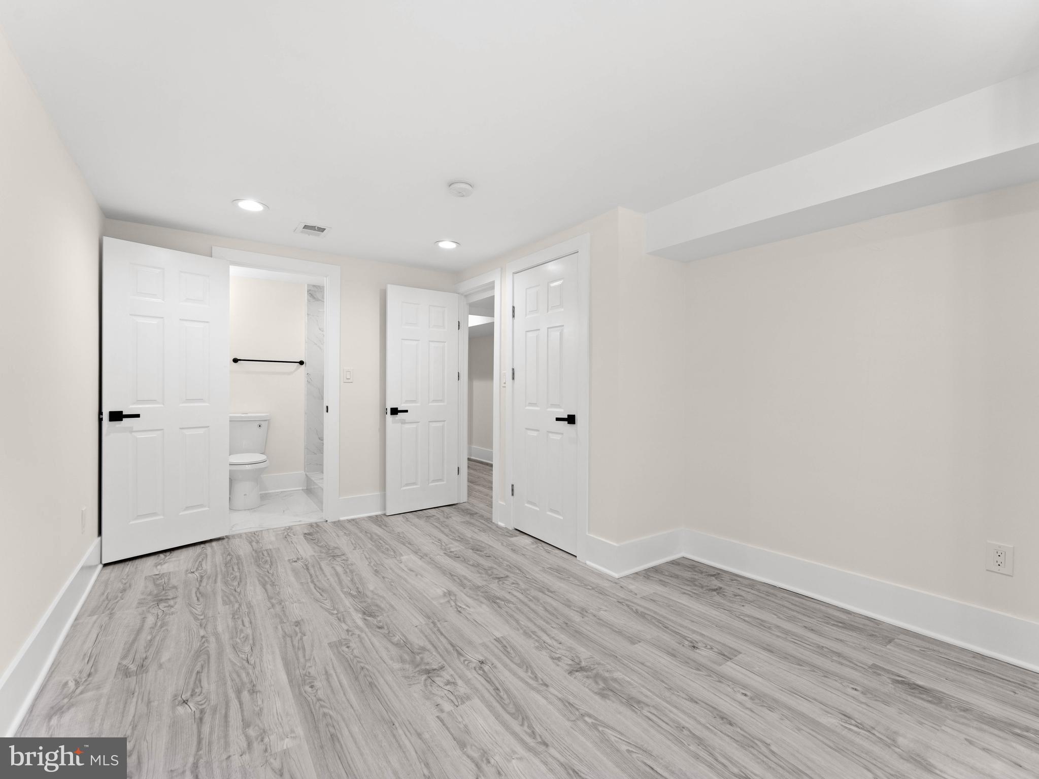WEST OAK LANE - Residential