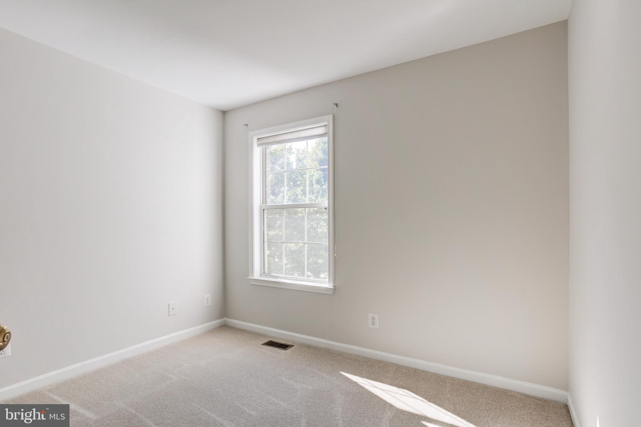 ISLAND CREEK - Residential Lease