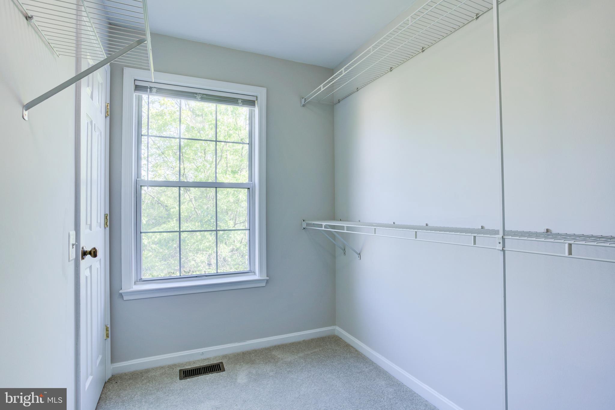 ISLAND CREEK - Residential Lease