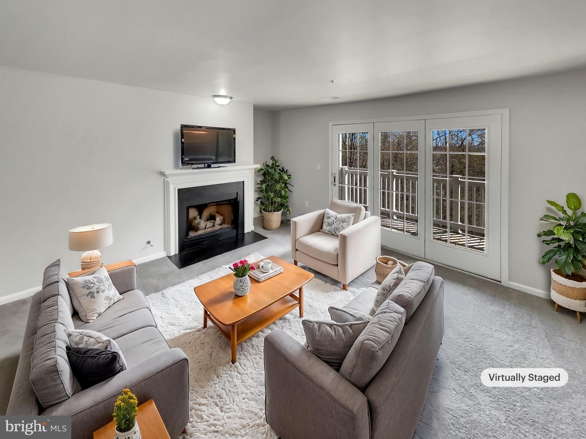 STRATFORD PLACE AT KINGS - Residential
