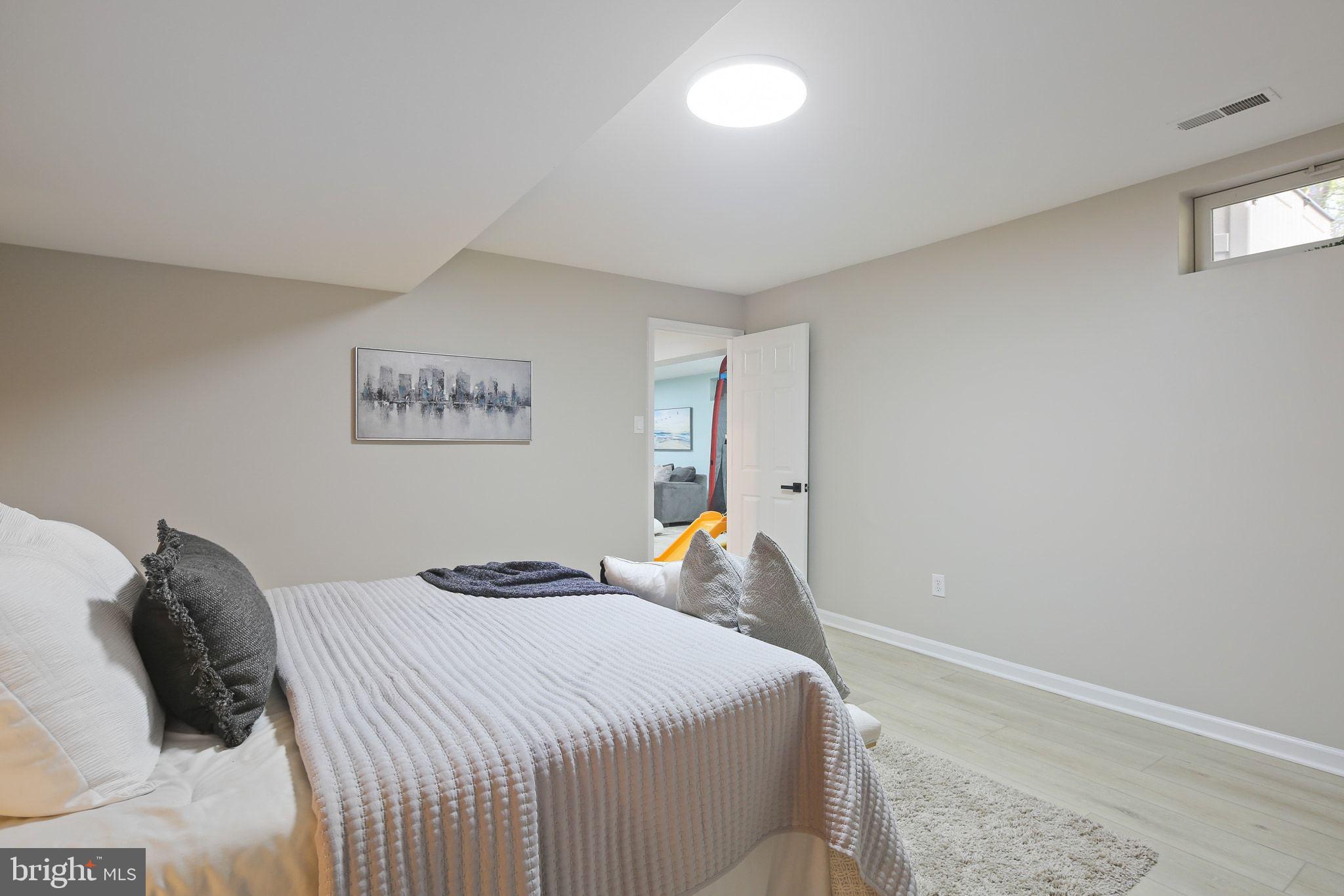 VILLAGE OF RIVER HILL - Residential
