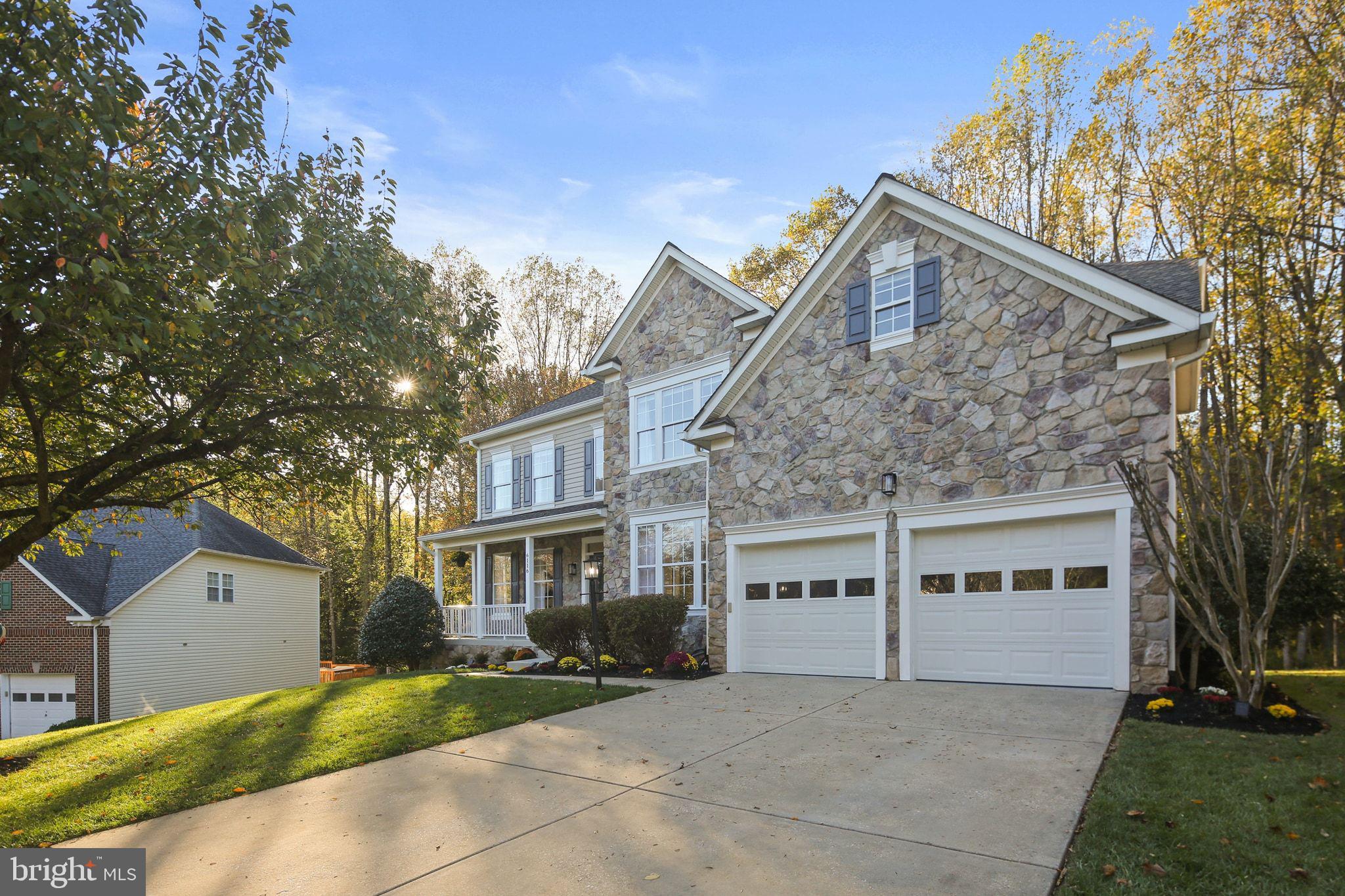 VILLAGE OF RIVER HILL - Residential