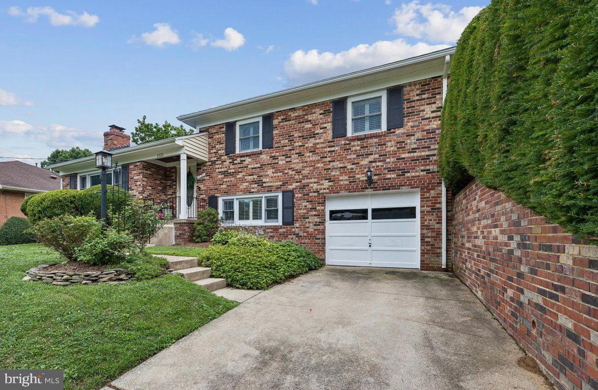 HOMESTEAD ESTATES - Residential