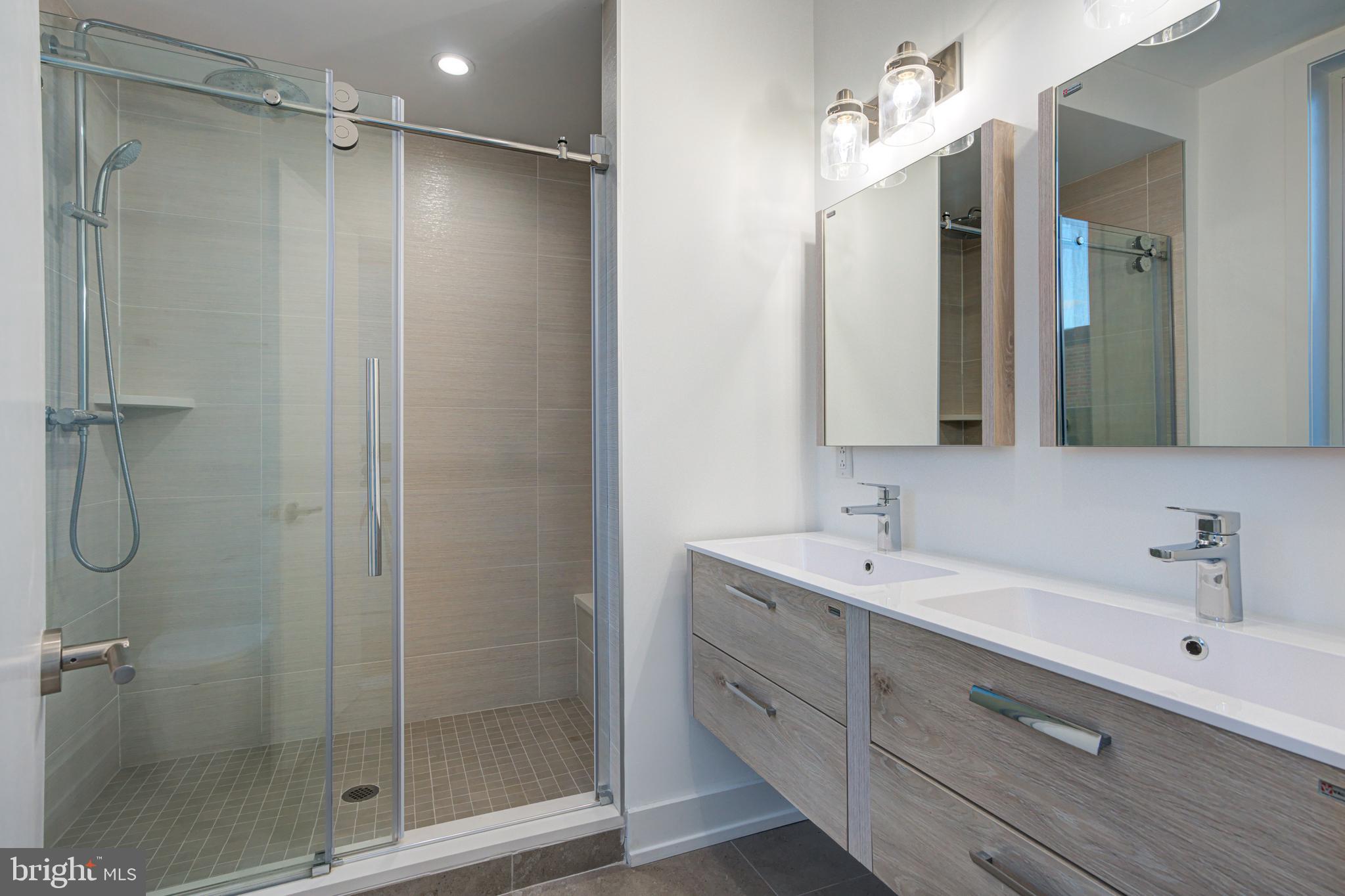 SOUTH KENSINGTON - Residential