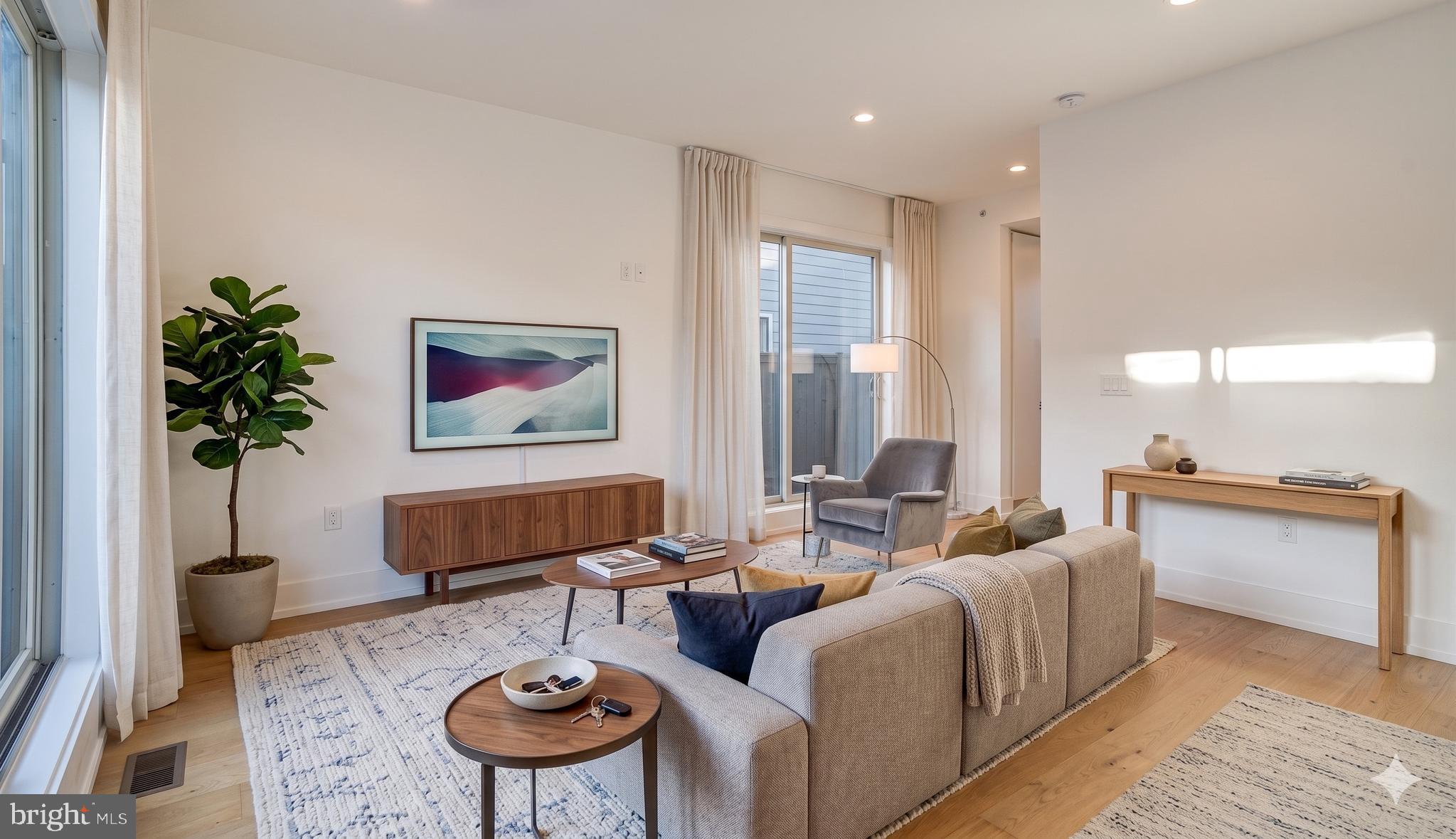 SOUTH KENSINGTON - Residential