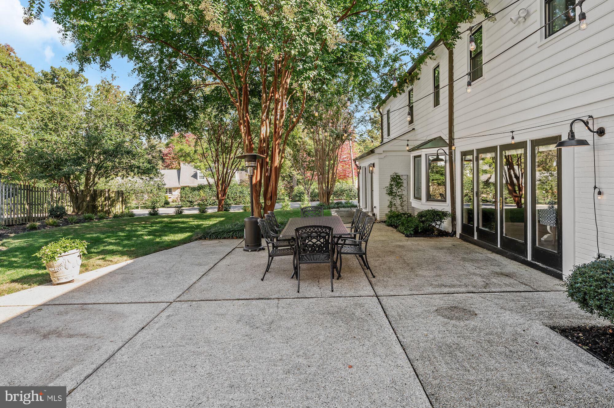 BRADLEY HILLS GROVE - Residential