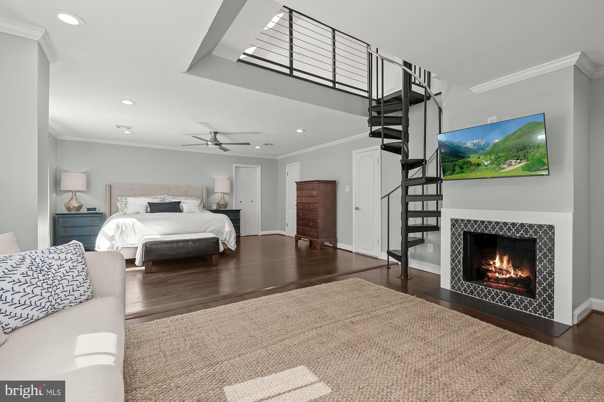 BRADLEY HILLS GROVE - Residential