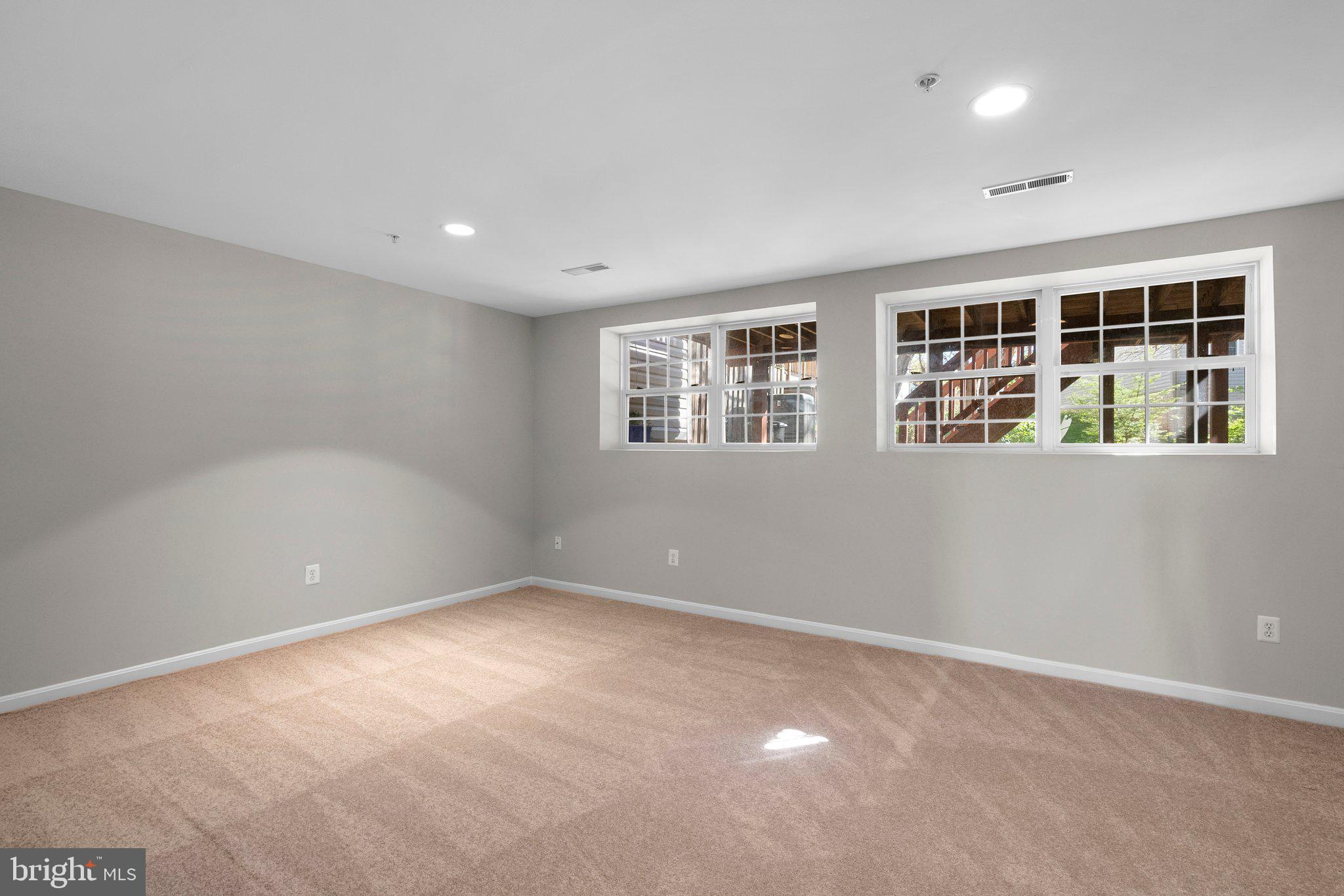 KINGSVIEW VILLAGE - Residential