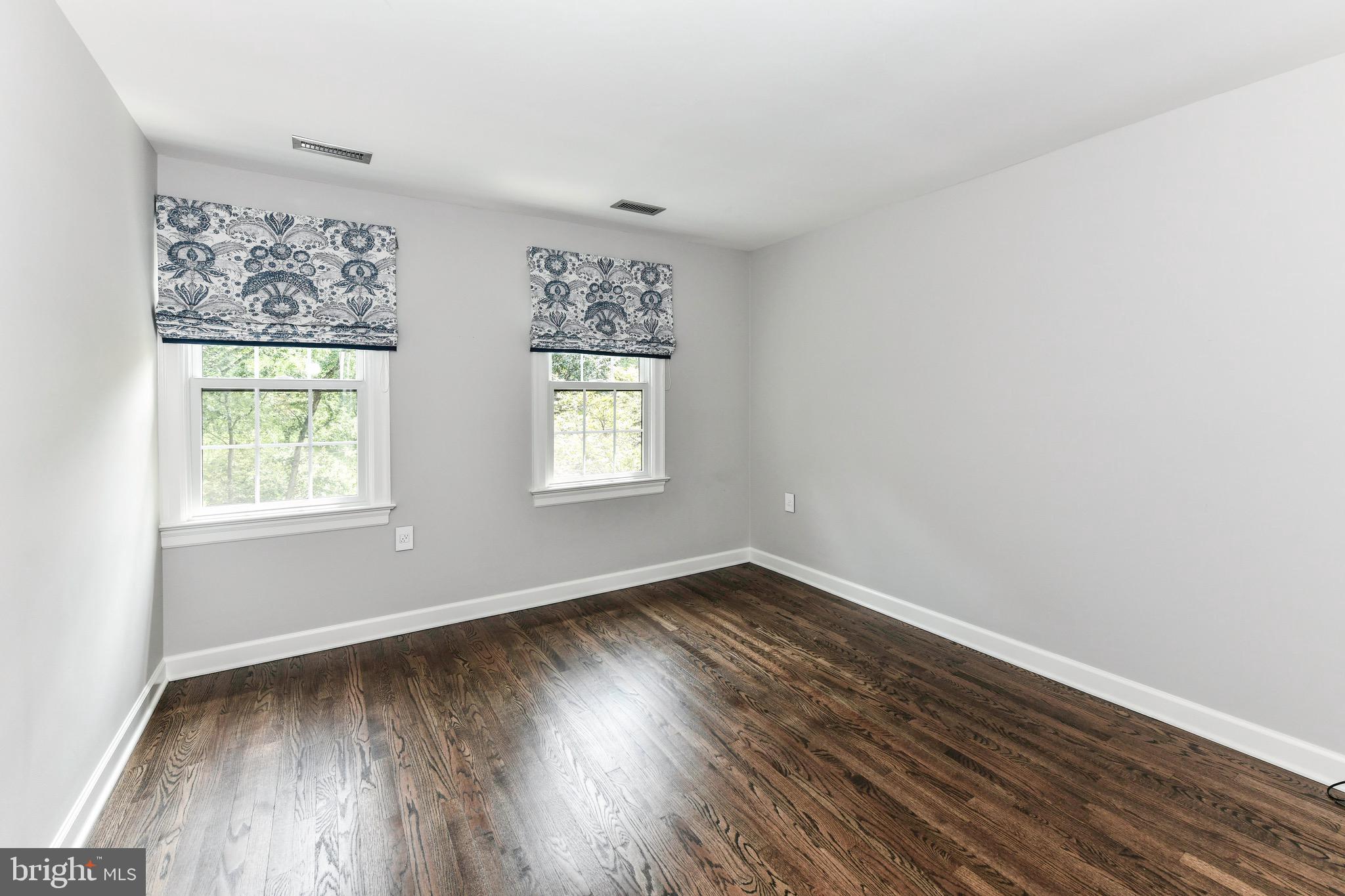HICKORY CREEK - Residential