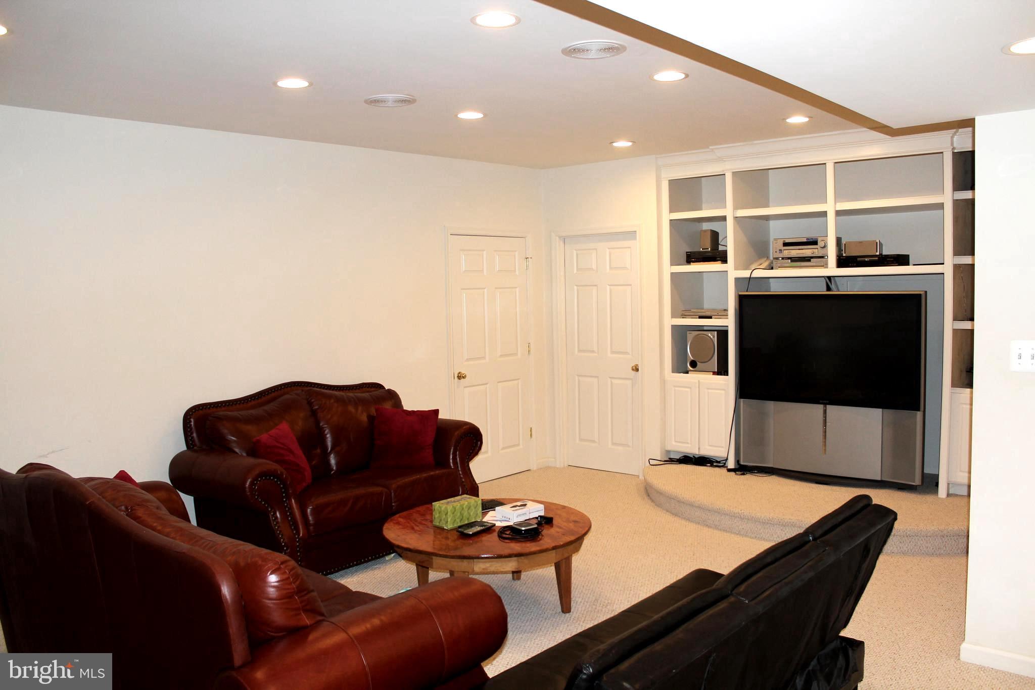 NORTH POTOMAC - Residential