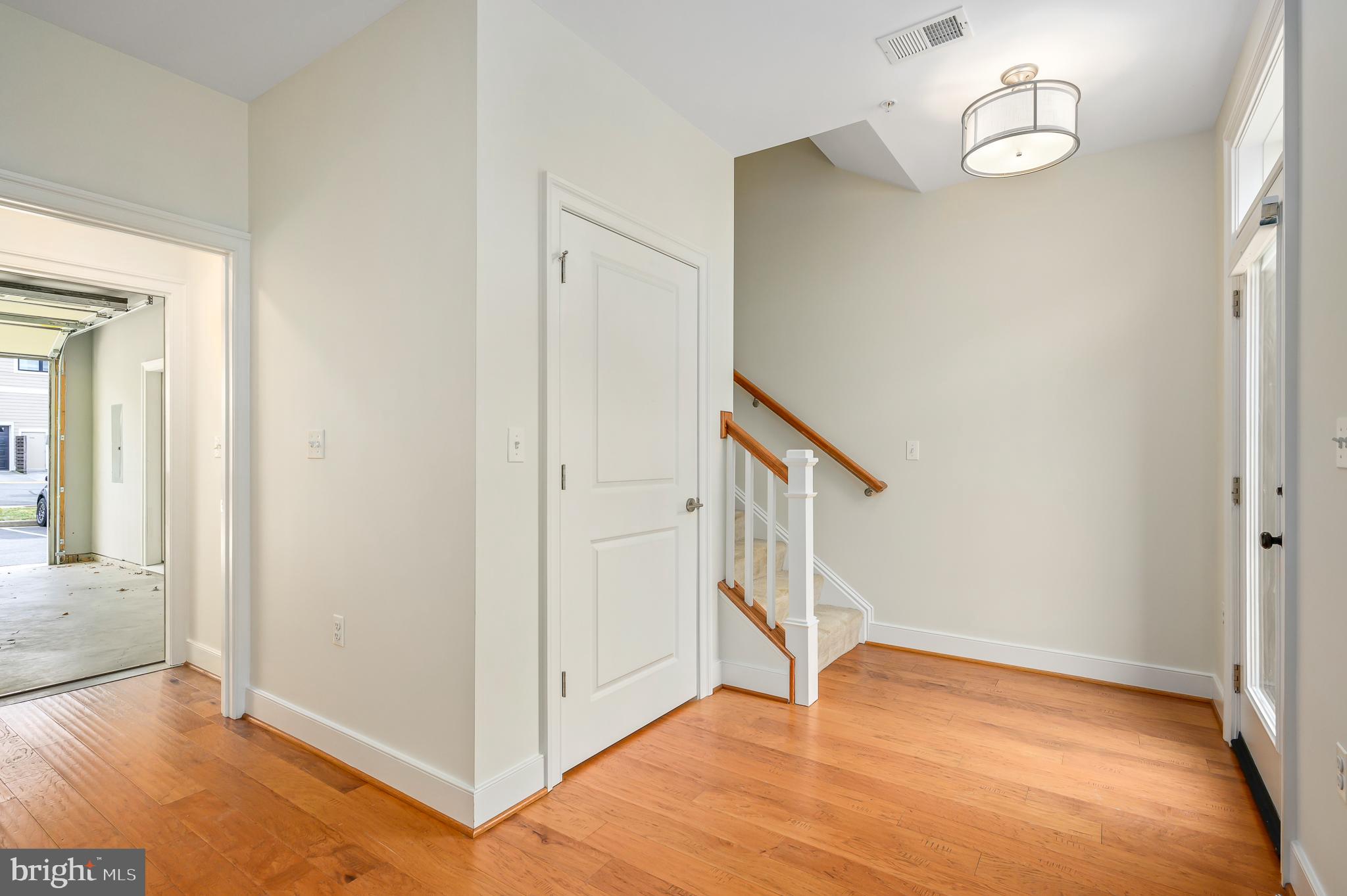 LANSDOWNE TOWN CENTER - Residential