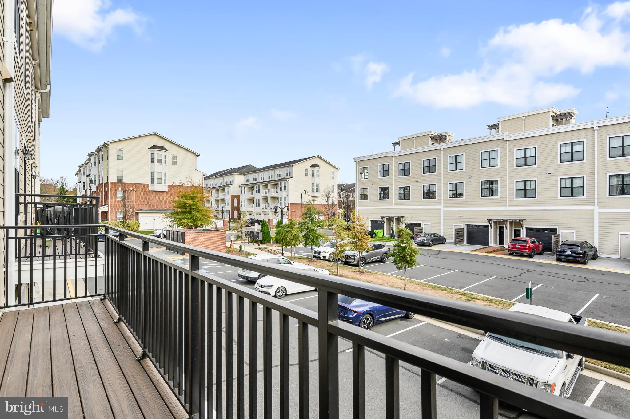 LANSDOWNE TOWN CENTER - Residential