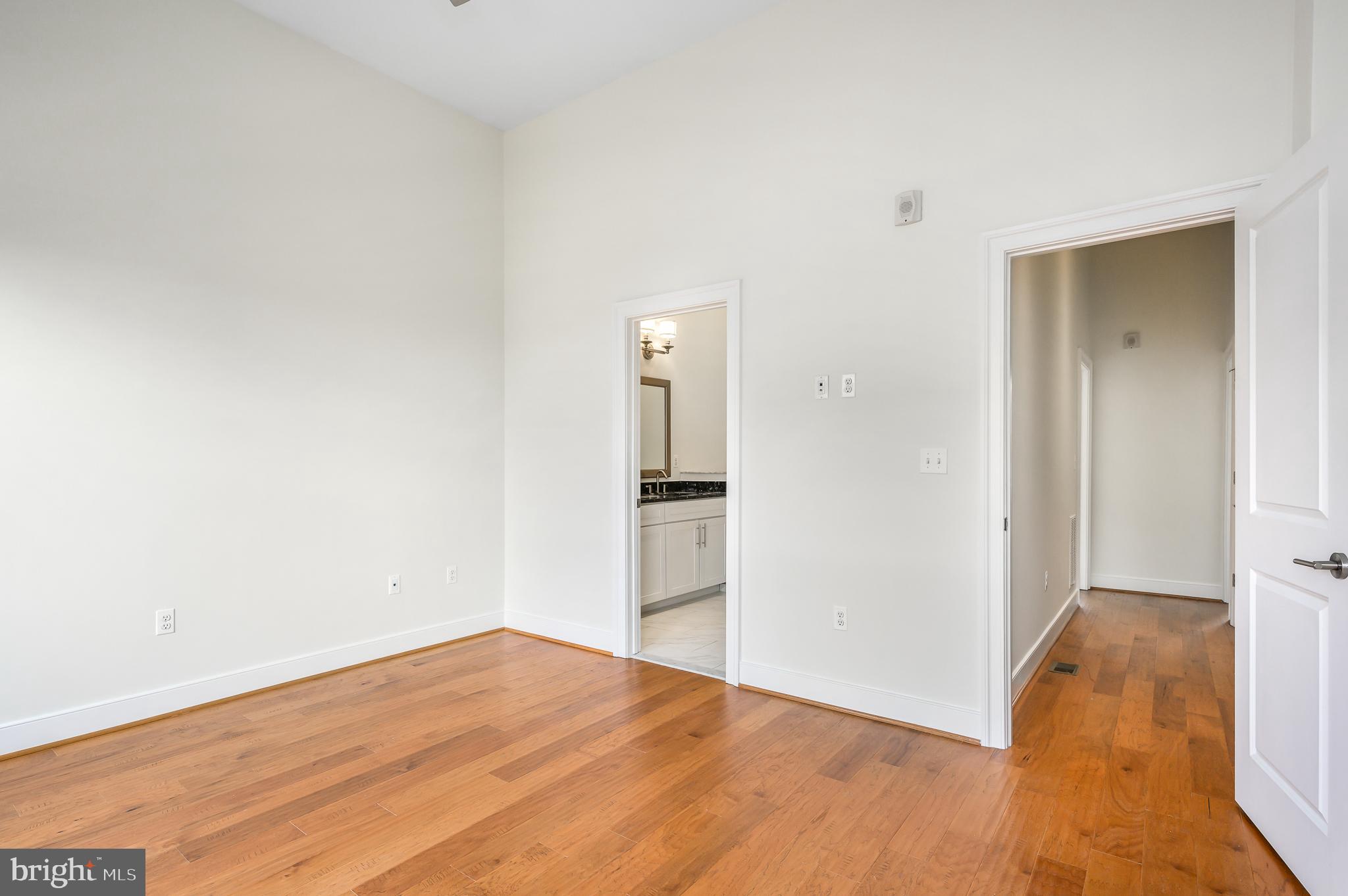 LANSDOWNE TOWN CENTER - Residential