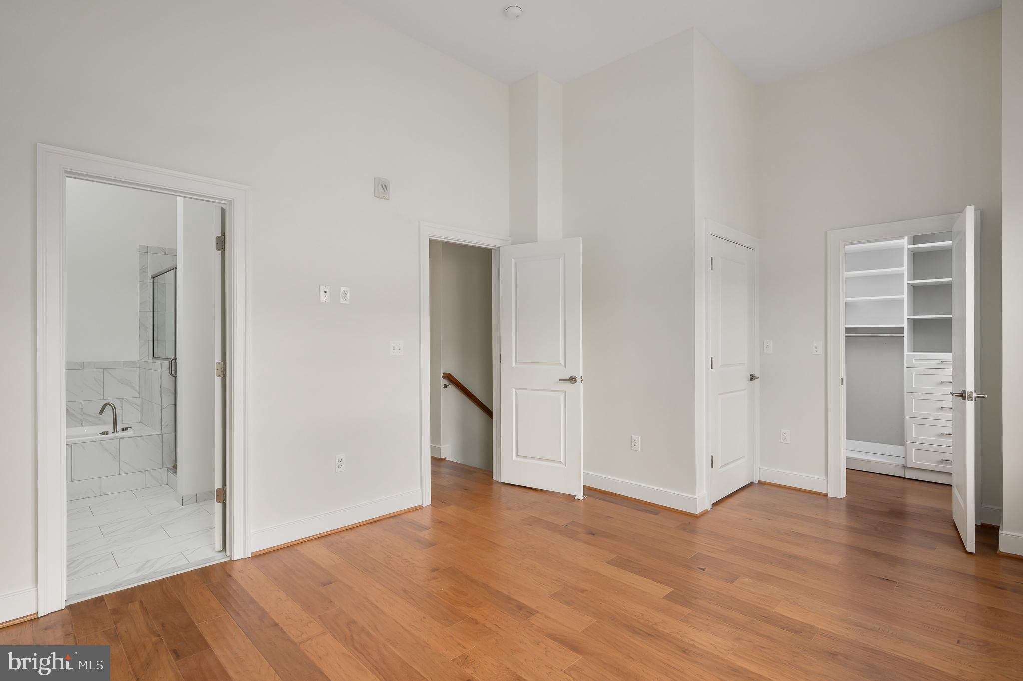 LANSDOWNE TOWN CENTER - Residential