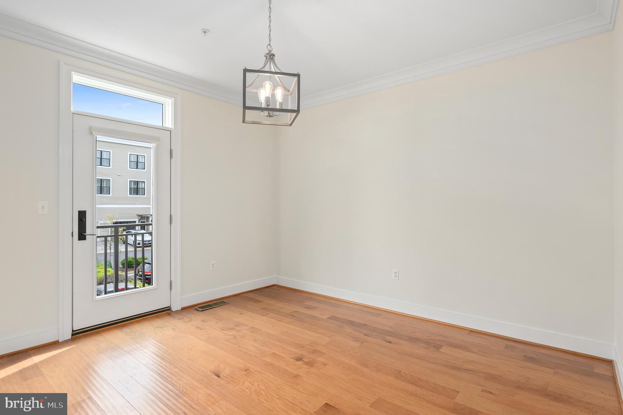 LANSDOWNE TOWN CENTER - Residential