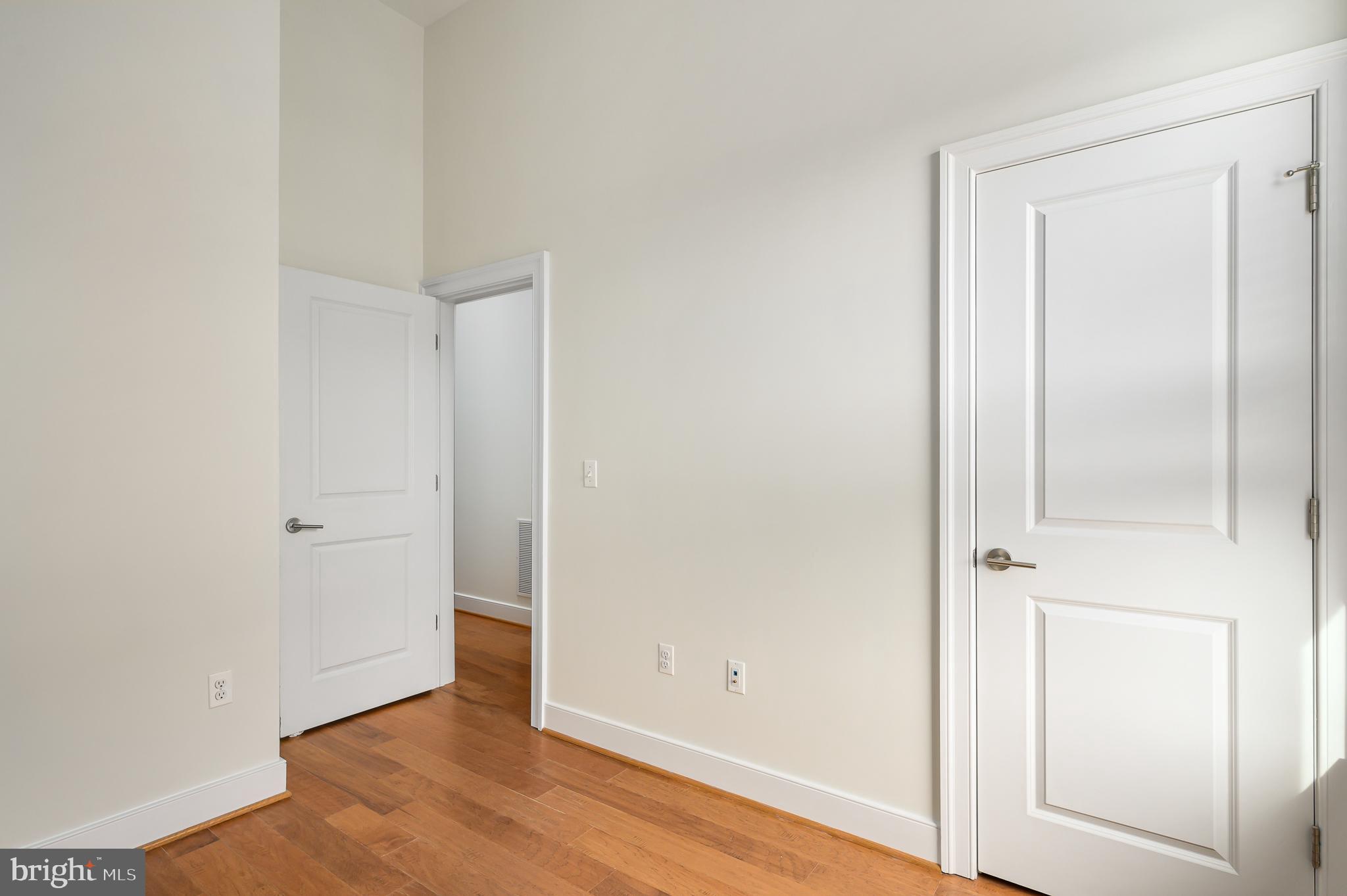 LANSDOWNE TOWN CENTER - Residential