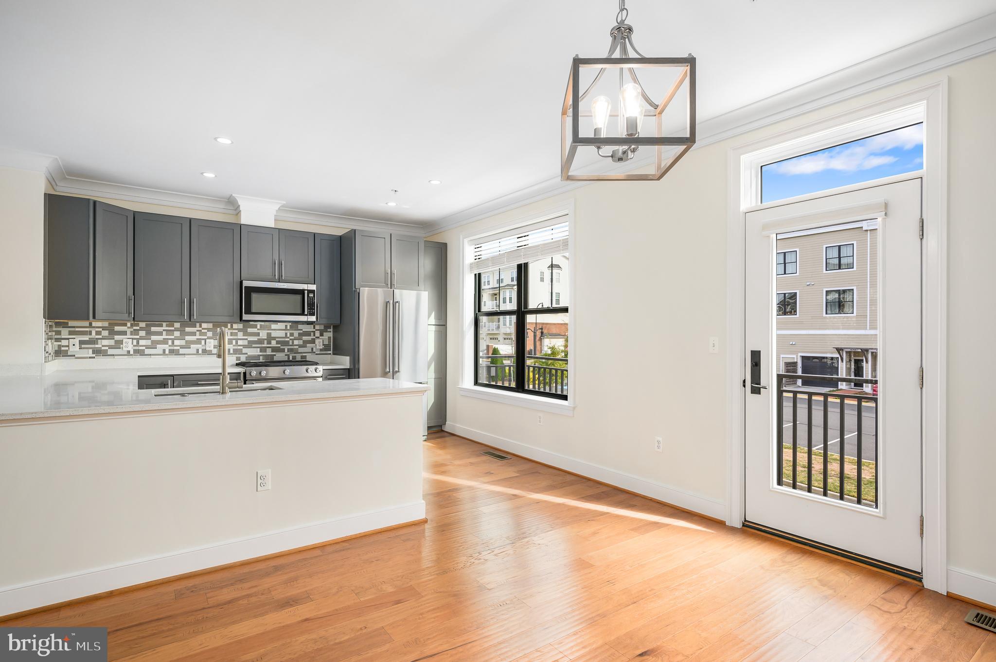 LANSDOWNE TOWN CENTER - Residential