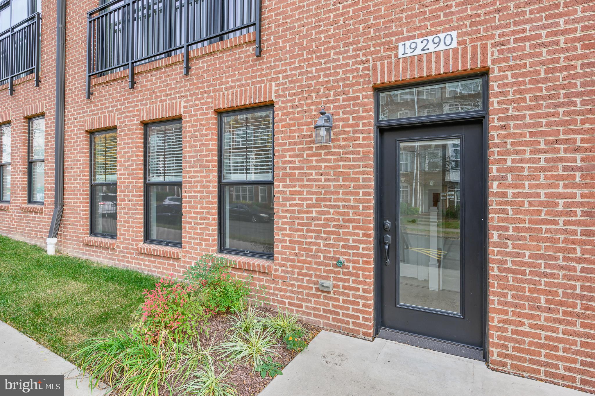 LANSDOWNE TOWN CENTER - Residential