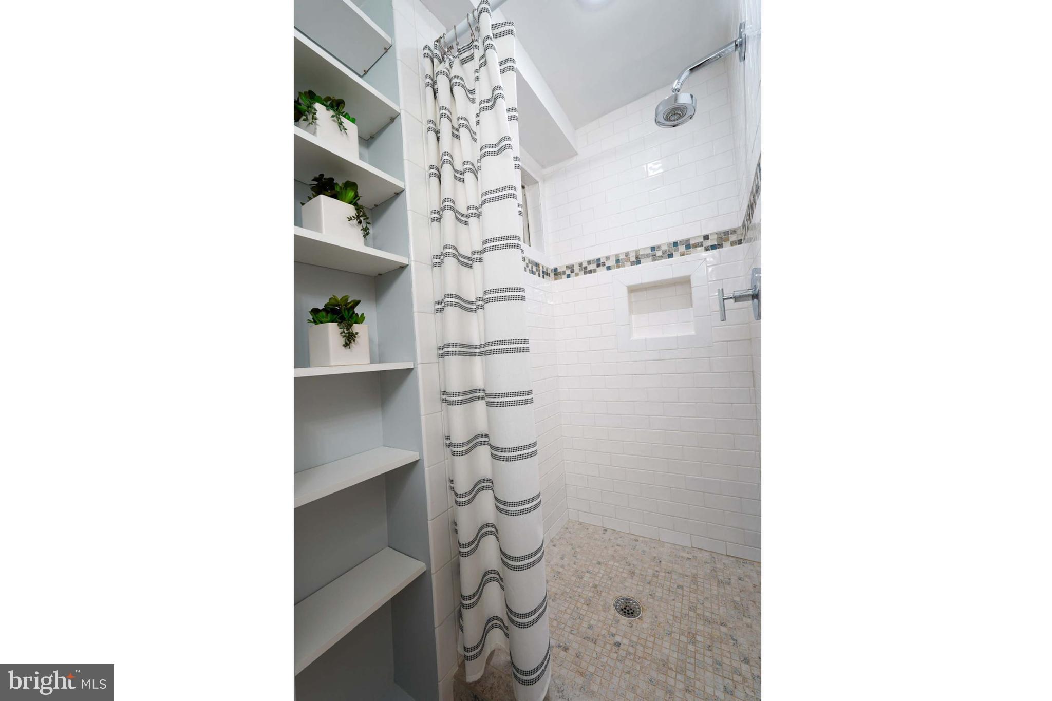 REGENCY ESTATES - Residential