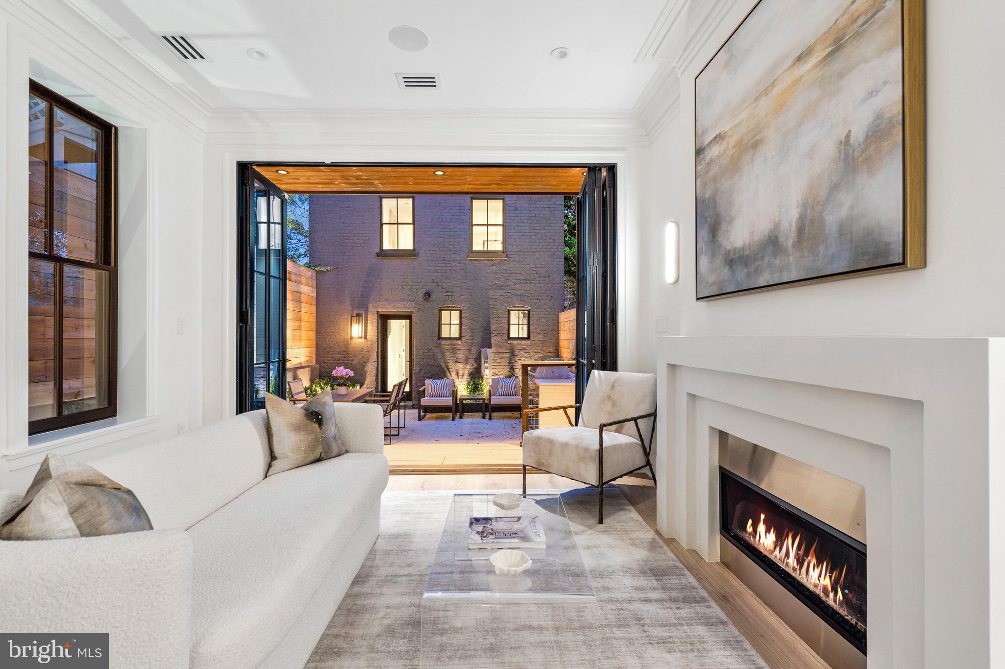 CAPITOL HILL - Residential