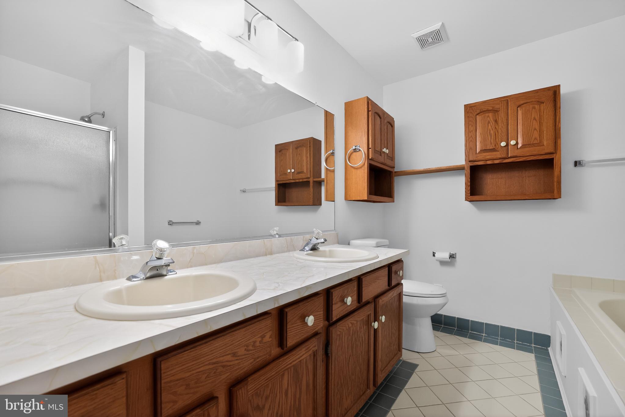 STONEGATE - Residential
