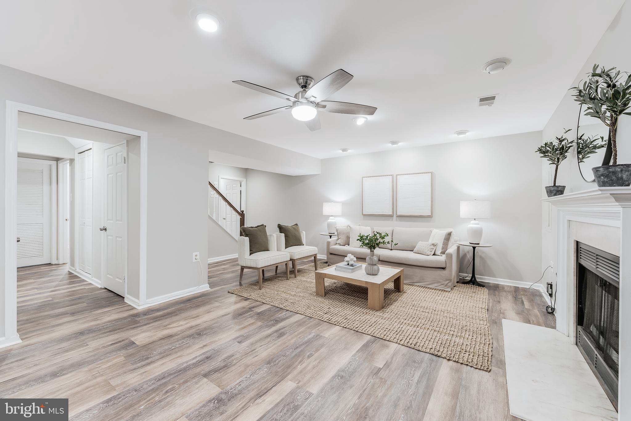 WELLINGTON COMMONS - Residential