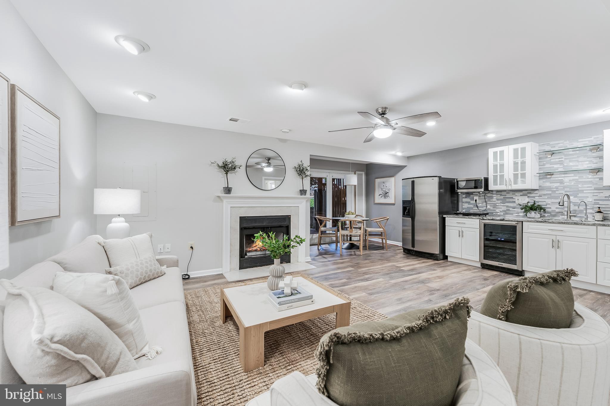 WELLINGTON COMMONS - Residential