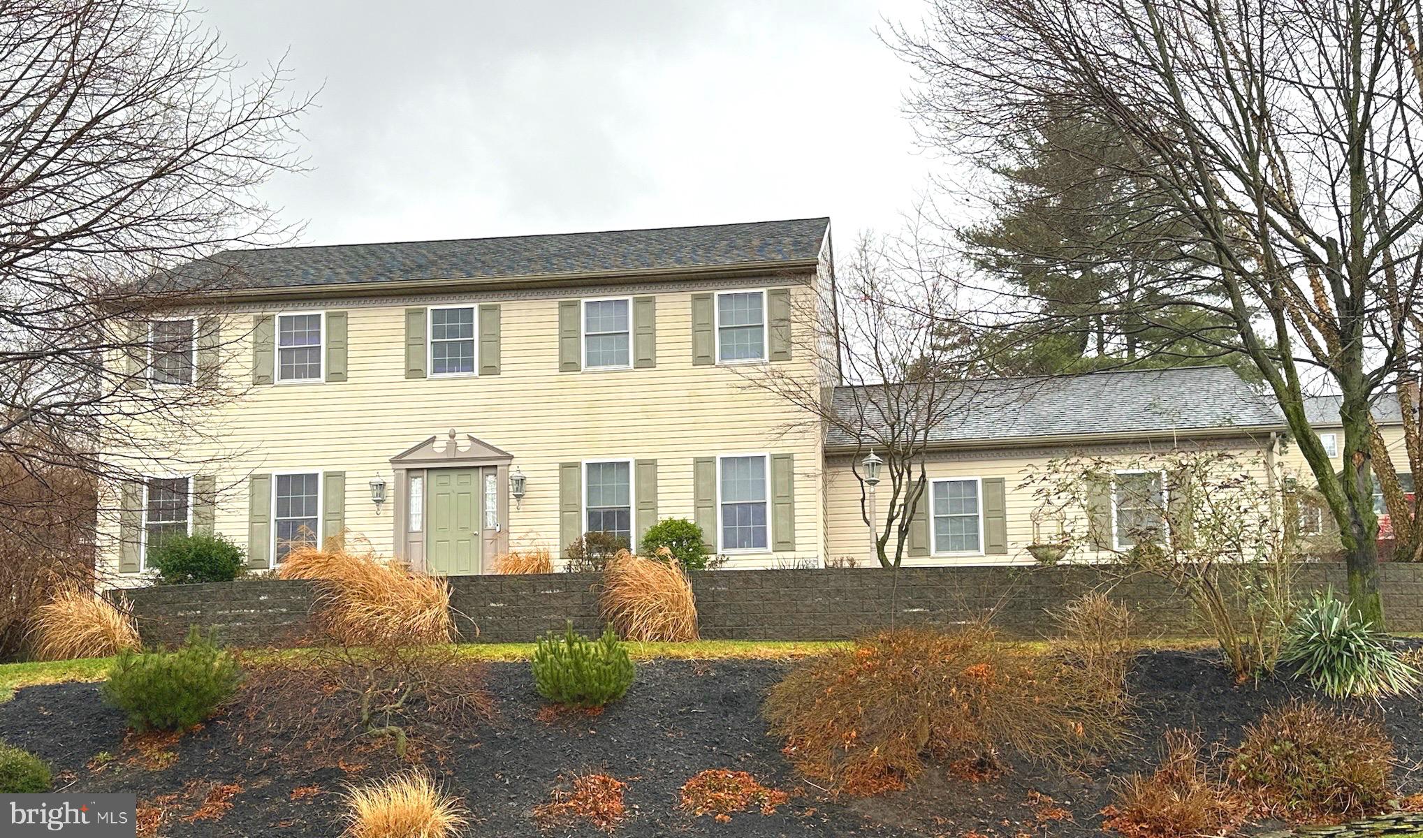 HILLCREST - Residential