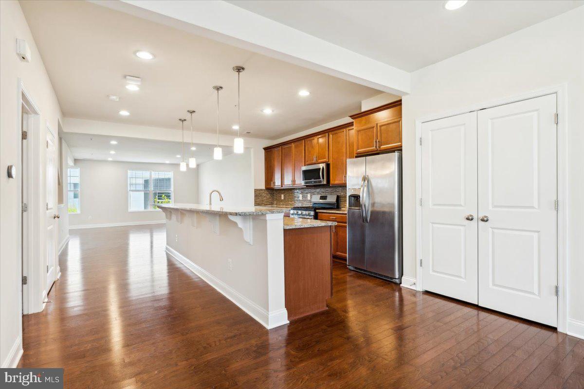 WESTVIEW SOUTH - Residential Lease
