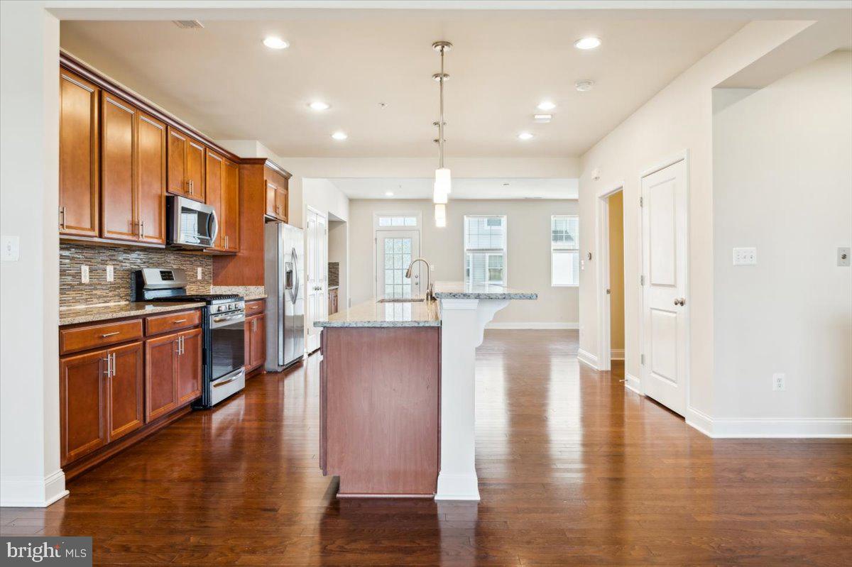 WESTVIEW SOUTH - Residential Lease
