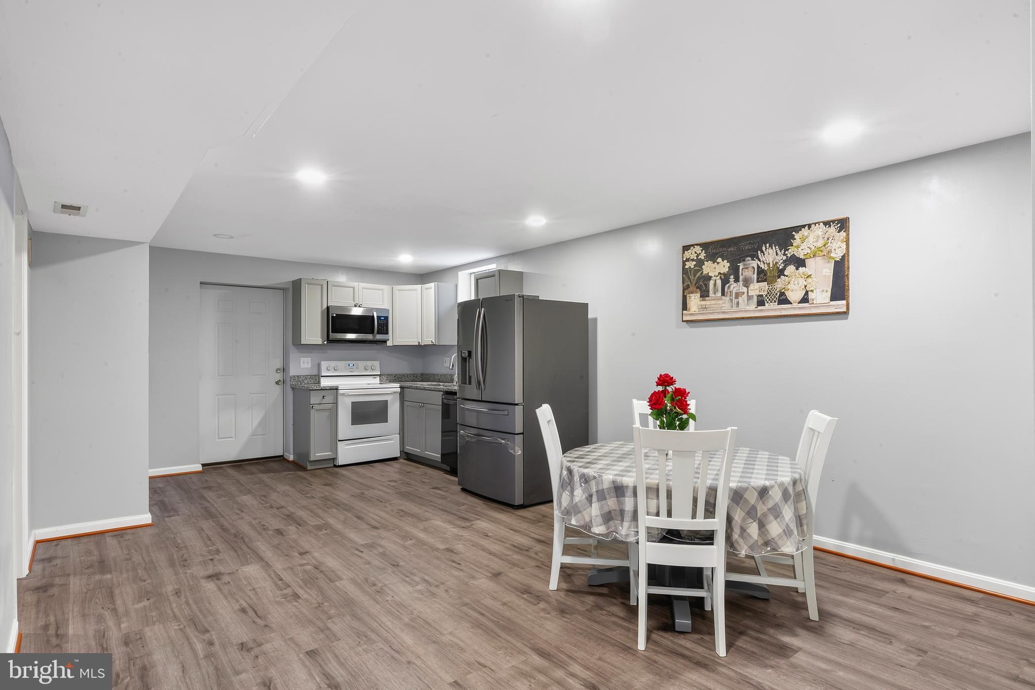 ECKER'S HOLLOW - Residential