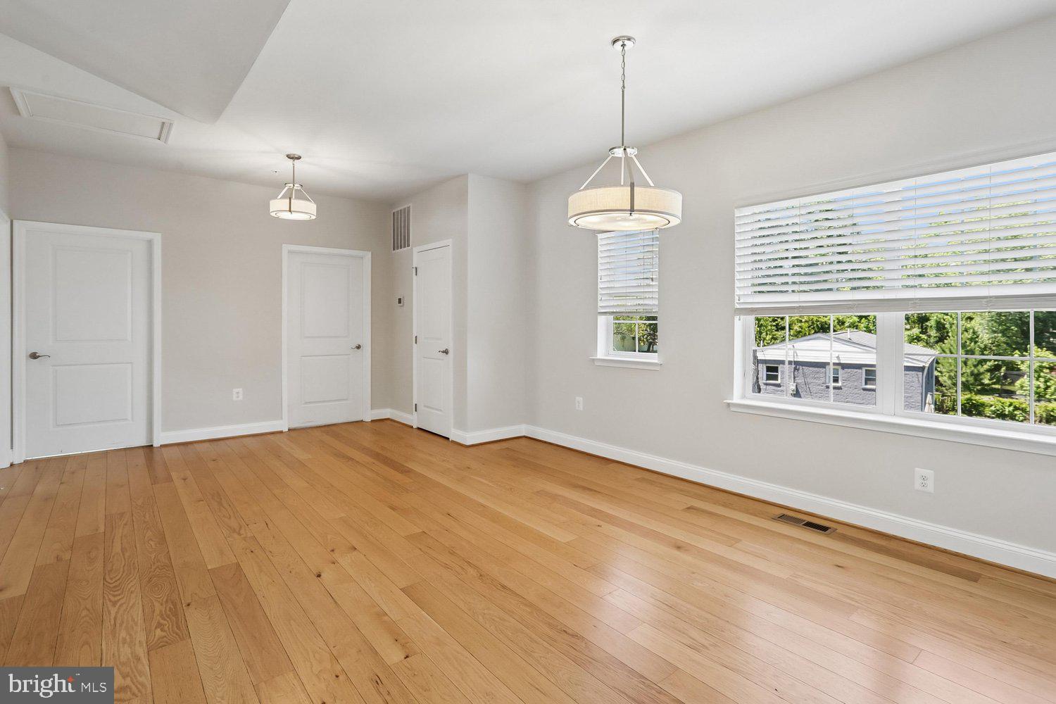 RIVERDALE HEIGHTS - Residential
