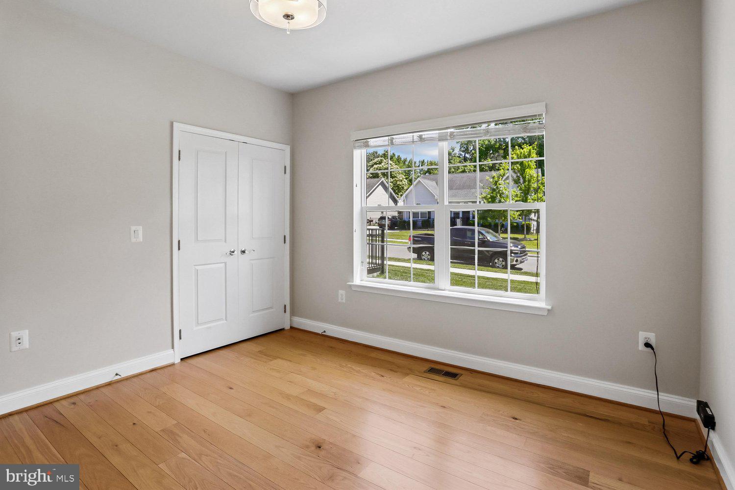 RIVERDALE HEIGHTS - Residential