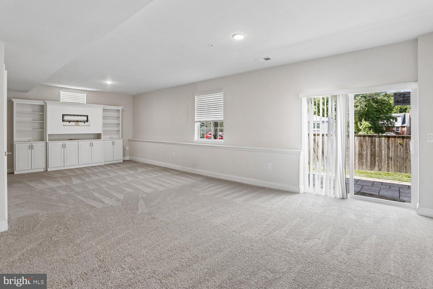 RIVERDALE HEIGHTS - Residential