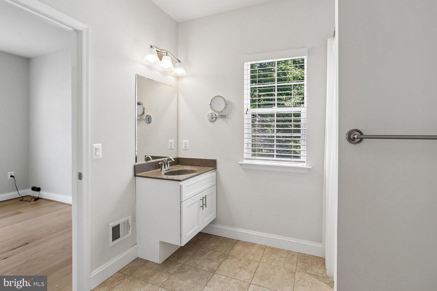 RIVERDALE HEIGHTS - Residential