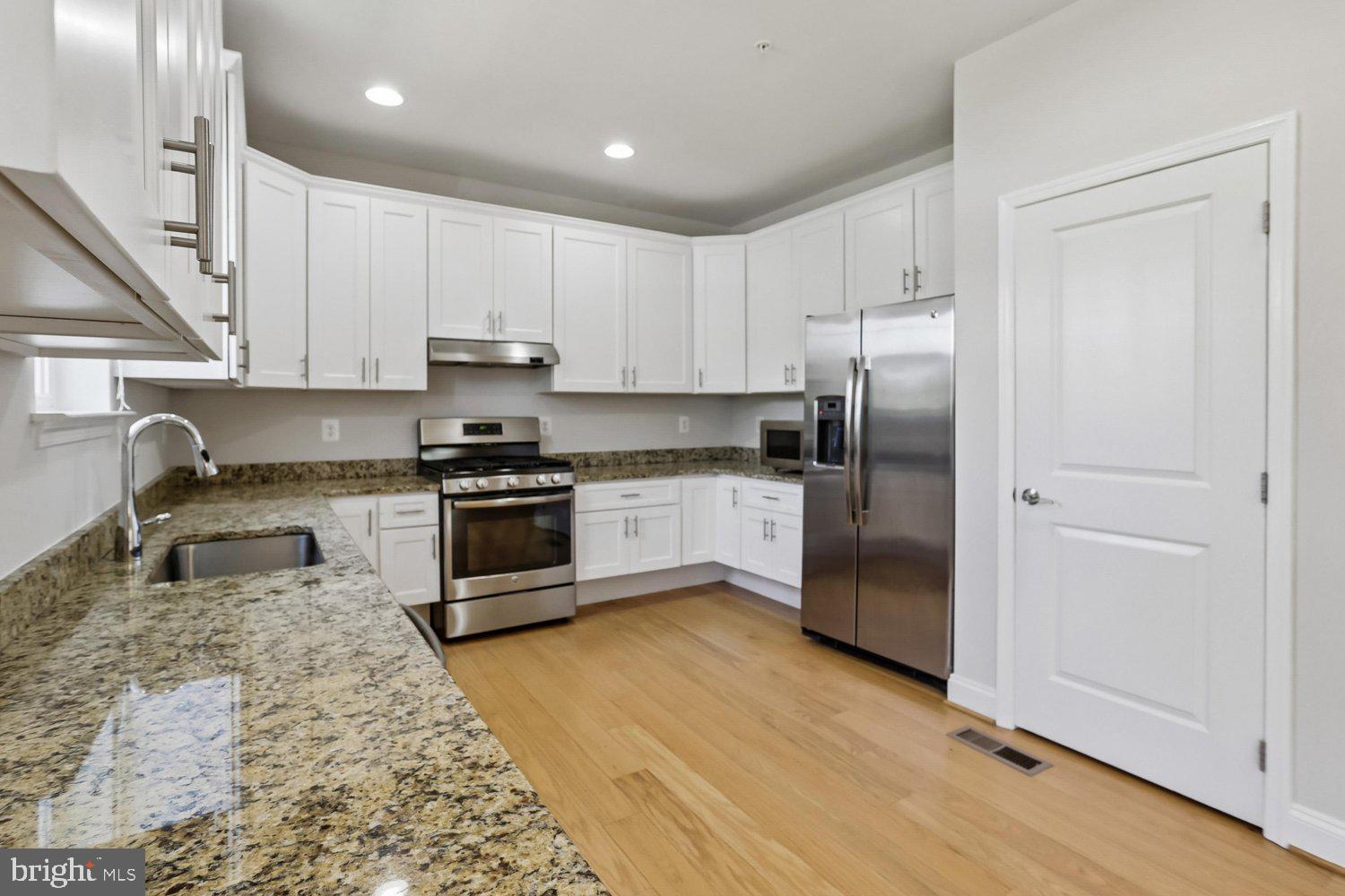 RIVERDALE HEIGHTS - Residential
