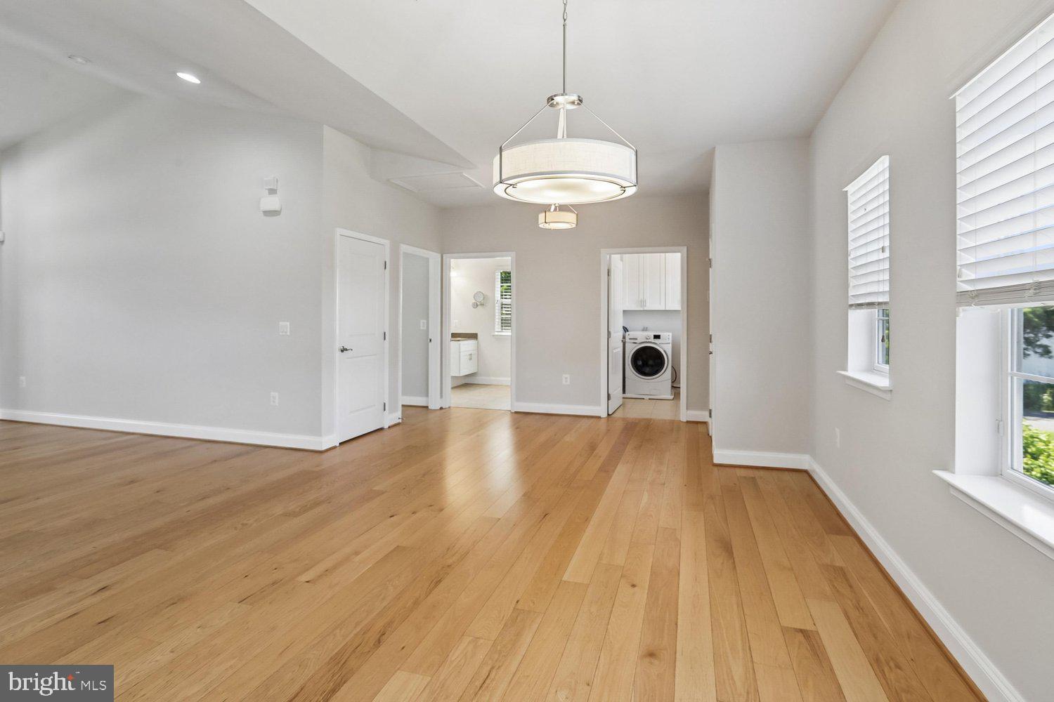 RIVERDALE HEIGHTS - Residential